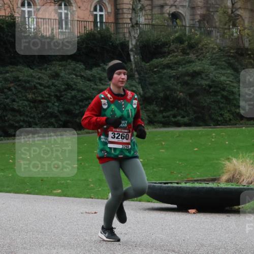 08.12.2024 - St. Pauli X-Mass-Run No. 14 Strokosch-Dieckow http://msf.ph/oto/7504595 08.12.2024 09:37:34 Laufen 3260, 3260 meine-sportfotos.de