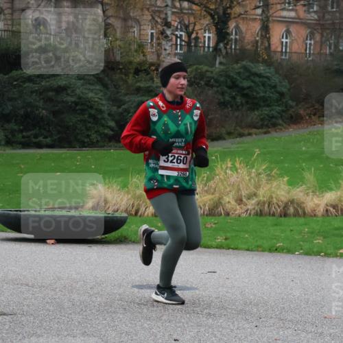 08.12.2024 - St. Pauli X-Mass-Run No. 14 Strokosch-Dieckow http://msf.ph/oto/7504600 08.12.2024 09:37:34 Laufen 3260, 3260 meine-sportfotos.de