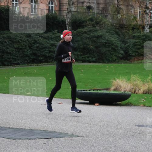 08.12.2024 - St. Pauli X-Mass-Run No. 14 Strokosch-Dieckow http://msf.ph/oto/7504611 08.12.2024 09:37:39 Laufen 2956 meine-sportfotos.de