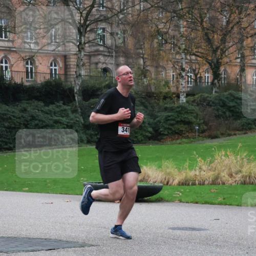 08.12.2024 - St. Pauli X-Mass-Run No. 14 Strokosch-Dieckow http://msf.ph/oto/7504622 08.12.2024 09:37:41 Laufen 341 meine-sportfotos.de