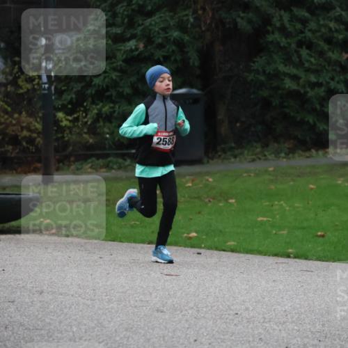 08.12.2024 - St. Pauli X-Mass-Run No. 14 Strokosch-Dieckow http://msf.ph/oto/7504625 08.12.2024 09:37:42 Laufen 2588 meine-sportfotos.de