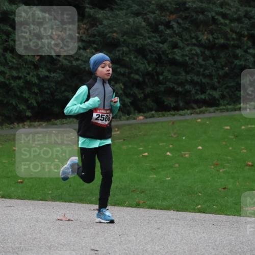 08.12.2024 - St. Pauli X-Mass-Run No. 14 Strokosch-Dieckow http://msf.ph/oto/7504627 08.12.2024 09:37:44 Laufen 2588 meine-sportfotos.de