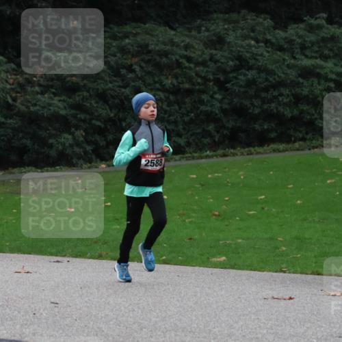 08.12.2024 - St. Pauli X-Mass-Run No. 14 Strokosch-Dieckow http://msf.ph/oto/7504629 08.12.2024 09:37:44 Laufen 2588 meine-sportfotos.de