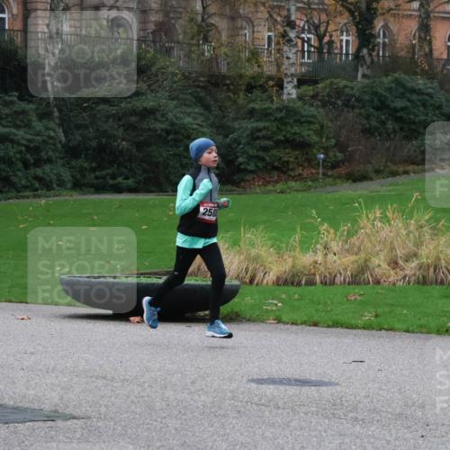 08.12.2024 - St. Pauli X-Mass-Run No. 14 Strokosch-Dieckow http://msf.ph/oto/7504634 08.12.2024 09:37:45 Laufen 2588 meine-sportfotos.de