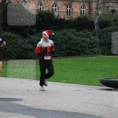 08.12.2024 - St. Pauli X-Mass-Run No. 14 Strokosch-Dieckow http://msf.ph/oto/7504654 08.12.2024 09:38:01 Laufen 3023, 2911 meine-sportfotos.de
