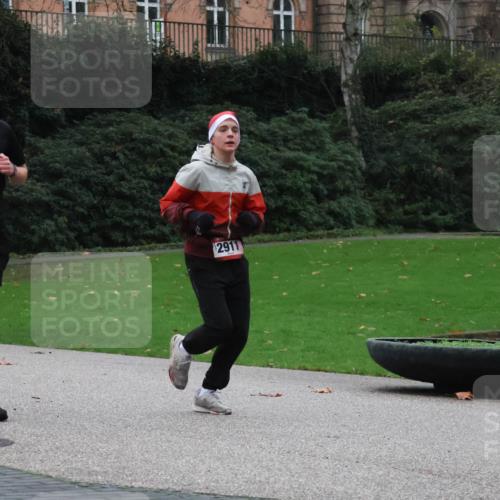 08.12.2024 - St. Pauli X-Mass-Run No. 14 Strokosch-Dieckow http://msf.ph/oto/7504656 08.12.2024 09:38:02 Laufen 1946, 3023, 2911 meine-sportfotos.de