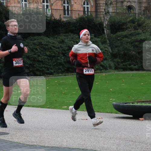 08.12.2024 - St. Pauli X-Mass-Run No. 14 Strokosch-Dieckow http://msf.ph/oto/7504658 08.12.2024 09:38:02 Laufen 1946, 3023, 2911 meine-sportfotos.de