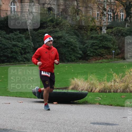 08.12.2024 - St. Pauli X-Mass-Run No. 14 Strokosch-Dieckow http://msf.ph/oto/7504670 08.12.2024 09:38:03 Laufen 1946 meine-sportfotos.de
