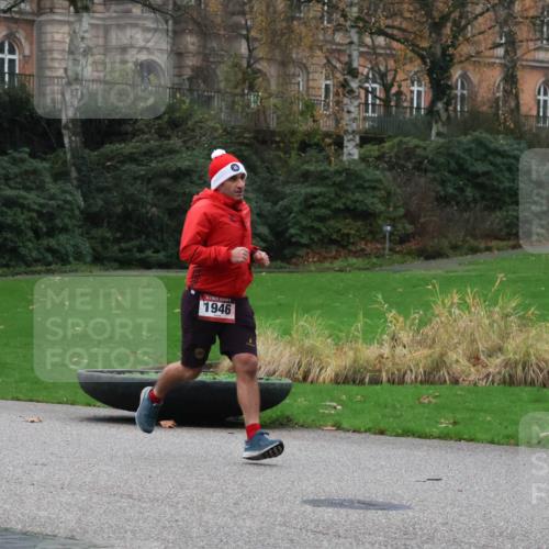 08.12.2024 - St. Pauli X-Mass-Run No. 14 Strokosch-Dieckow http://msf.ph/oto/7504671 08.12.2024 09:38:04 Laufen 1946 meine-sportfotos.de