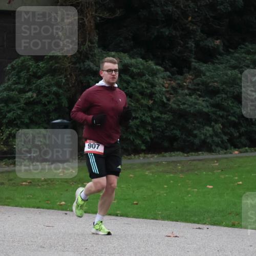 08.12.2024 - St. Pauli X-Mass-Run No. 14 Strokosch-Dieckow http://msf.ph/oto/7504689 08.12.2024 09:38:08 Laufen 907 meine-sportfotos.de