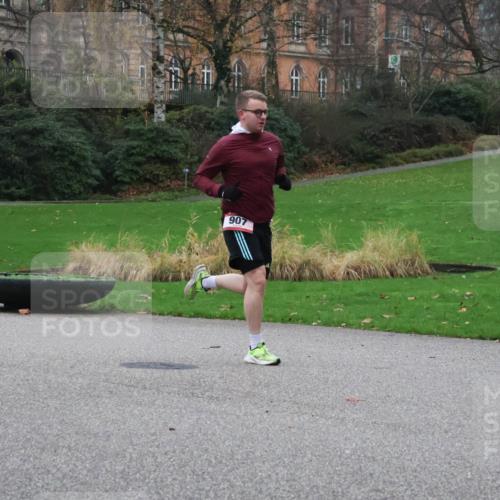 08.12.2024 - St. Pauli X-Mass-Run No. 14 Strokosch-Dieckow http://msf.ph/oto/7504696 08.12.2024 09:38:10 Laufen 907 meine-sportfotos.de