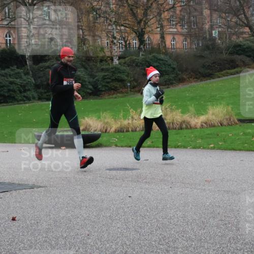 08.12.2024 - St. Pauli X-Mass-Run No. 14 Strokosch-Dieckow http://msf.ph/oto/7504711 08.12.2024 09:38:20 Laufen 799 meine-sportfotos.de