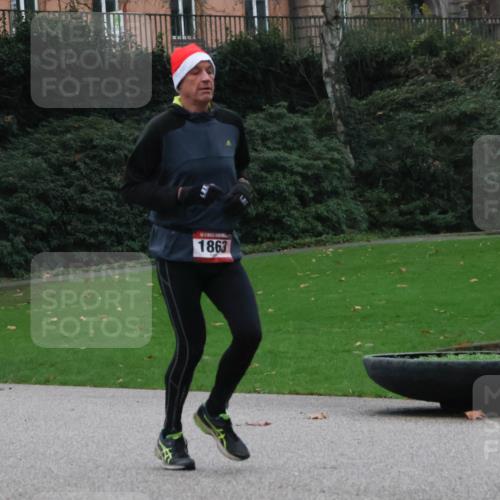 08.12.2024 - St. Pauli X-Mass-Run No. 14 Strokosch-Dieckow http://msf.ph/oto/7504718 08.12.2024 09:38:21 Laufen 2840, 1863 meine-sportfotos.de
