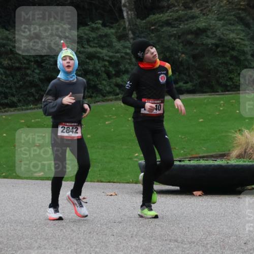 08.12.2024 - St. Pauli X-Mass-Run No. 14 Strokosch-Dieckow http://msf.ph/oto/7504728 08.12.2024 09:38:23 Laufen 93, 2842, 40 meine-sportfotos.de
