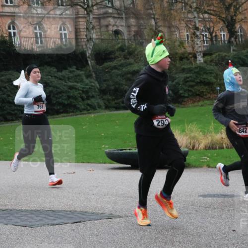 08.12.2024 - St. Pauli X-Mass-Run No. 14 Strokosch-Dieckow http://msf.ph/oto/7504742 08.12.2024 09:38:24 Laufen 763, 755, 29, 28 meine-sportfotos.de