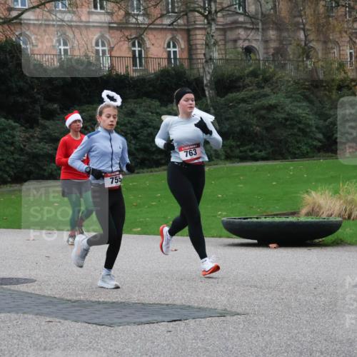 08.12.2024 - St. Pauli X-Mass-Run No. 14 Strokosch-Dieckow http://msf.ph/oto/7504744 08.12.2024 09:38:25 Laufen 755, 763, 293 meine-sportfotos.de