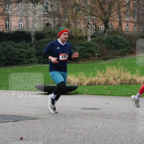 08.12.2024 - St. Pauli X-Mass-Run No. 14 Strokosch-Dieckow http://msf.ph/oto/7504825 08.12.2024 09:38:37 Laufen 438, 330 meine-sportfotos.de