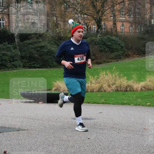 08.12.2024 - St. Pauli X-Mass-Run No. 14 Strokosch-Dieckow http://msf.ph/oto/7504828 08.12.2024 09:38:37 Laufen 438 meine-sportfotos.de