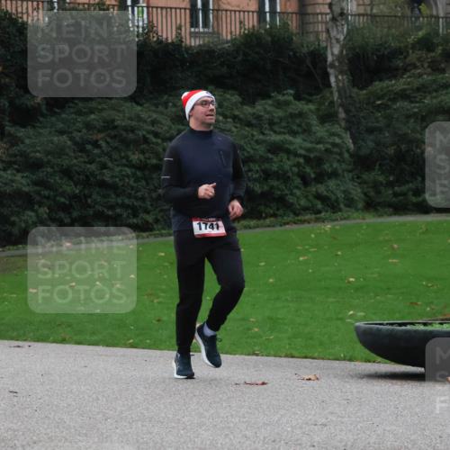 08.12.2024 - St. Pauli X-Mass-Run No. 14 Strokosch-Dieckow http://msf.ph/oto/7504840 08.12.2024 09:38:39 Laufen 1741 meine-sportfotos.de