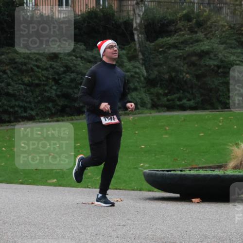 08.12.2024 - St. Pauli X-Mass-Run No. 14 Strokosch-Dieckow http://msf.ph/oto/7504843 08.12.2024 09:38:39 Laufen 1141 meine-sportfotos.de