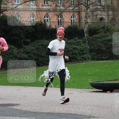 08.12.2024 - St. Pauli X-Mass-Run No. 14 Strokosch-Dieckow http://msf.ph/oto/7504858 08.12.2024 09:38:41 Laufen  meine-sportfotos.de