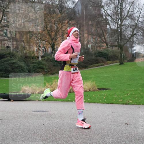 08.12.2024 - St. Pauli X-Mass-Run No. 14 Strokosch-Dieckow http://msf.ph/oto/7504871 08.12.2024 09:38:43 Laufen 859 meine-sportfotos.de