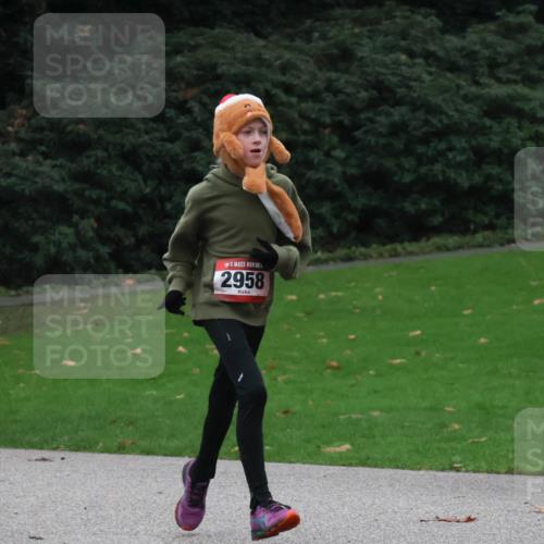 08.12.2024 - St. Pauli X-Mass-Run No. 14 Strokosch-Dieckow http://msf.ph/oto/7504873 08.12.2024 09:38:44 Laufen 2958 meine-sportfotos.de