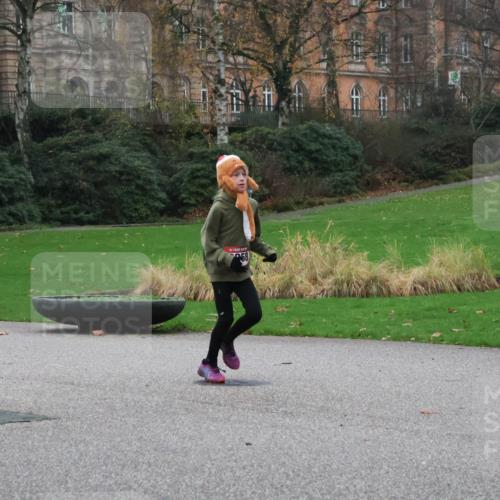 08.12.2024 - St. Pauli X-Mass-Run No. 14 Strokosch-Dieckow http://msf.ph/oto/7504887 08.12.2024 09:38:46 Laufen 754, 58 meine-sportfotos.de