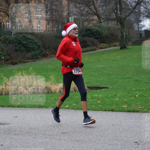 08.12.2024 - St. Pauli X-Mass-Run No. 14 Strokosch-Dieckow http://msf.ph/oto/7504902 08.12.2024 09:38:48 Laufen 1754 meine-sportfotos.de