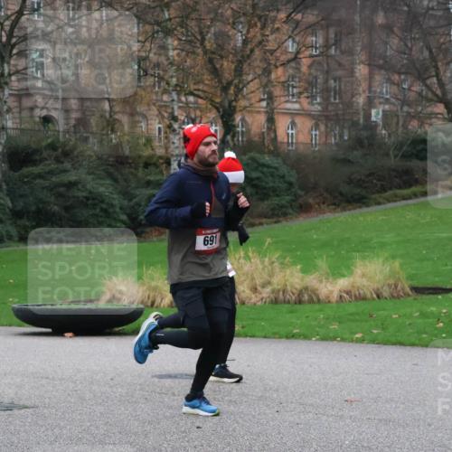 08.12.2024 - St. Pauli X-Mass-Run No. 14 Strokosch-Dieckow http://msf.ph/oto/7504951 08.12.2024 09:38:56 Laufen 691 meine-sportfotos.de