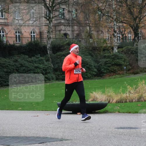 08.12.2024 - St. Pauli X-Mass-Run No. 14 Strokosch-Dieckow http://msf.ph/oto/7504955 08.12.2024 09:39:00 Laufen 5, 1075, 3256 meine-sportfotos.de