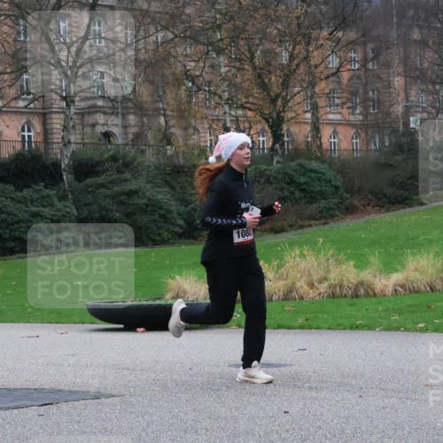 08.12.2024 - St. Pauli X-Mass-Run No. 14 Strokosch-Dieckow http://msf.ph/oto/7504975 08.12.2024 09:39:03 Laufen 1080 meine-sportfotos.de