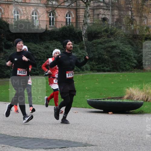 08.12.2024 - St. Pauli X-Mass-Run No. 14 Strokosch-Dieckow http://msf.ph/oto/7504987 08.12.2024 09:39:08 Laufen 3022, 41, 3139 meine-sportfotos.de