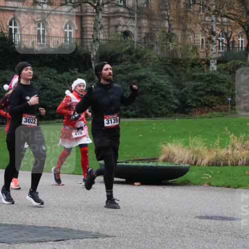 08.12.2024 - St. Pauli X-Mass-Run No. 14 Strokosch-Dieckow http://msf.ph/oto/7504989 08.12.2024 09:39:09 Laufen 3022, 410, 3139 meine-sportfotos.de