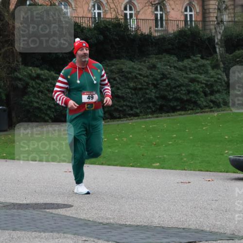 08.12.2024 - St. Pauli X-Mass-Run No. 14 Strokosch-Dieckow http://msf.ph/oto/7505022 08.12.2024 09:39:12 Laufen 49 meine-sportfotos.de