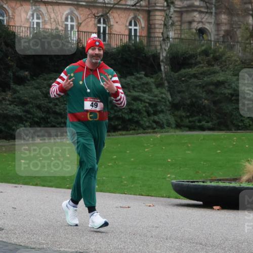 08.12.2024 - St. Pauli X-Mass-Run No. 14 Strokosch-Dieckow http://msf.ph/oto/7505025 08.12.2024 09:39:13 Laufen 49 meine-sportfotos.de