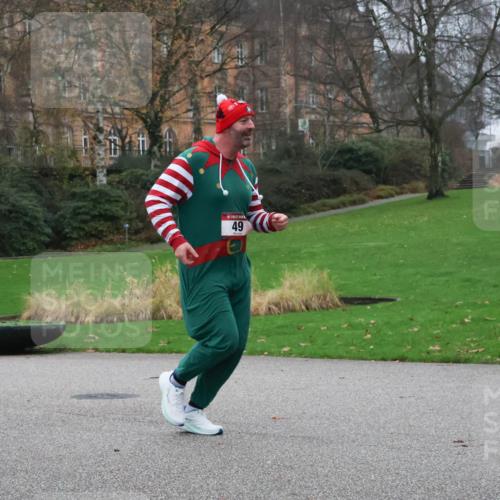 08.12.2024 - St. Pauli X-Mass-Run No. 14 Strokosch-Dieckow http://msf.ph/oto/7505041 08.12.2024 09:39:14 Laufen 49 meine-sportfotos.de