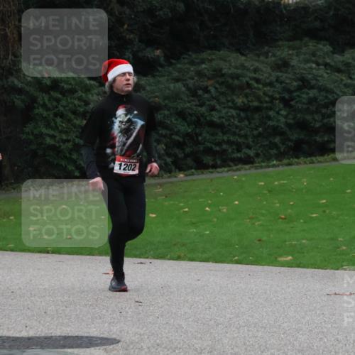 08.12.2024 - St. Pauli X-Mass-Run No. 14 Strokosch-Dieckow http://msf.ph/oto/7505078 08.12.2024 09:39:21 Laufen 3094, 1202 meine-sportfotos.de