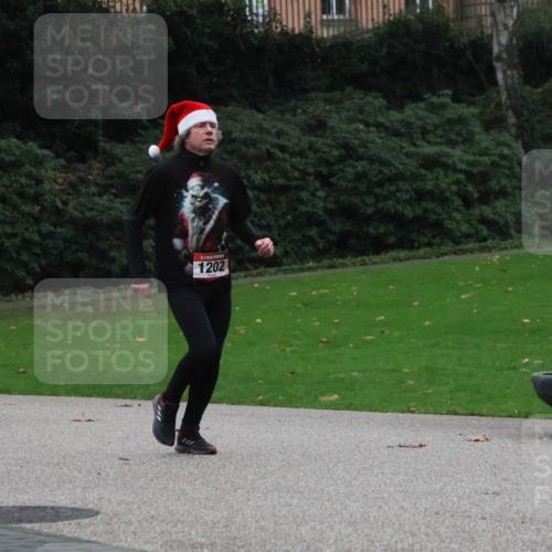 08.12.2024 - St. Pauli X-Mass-Run No. 14 Strokosch-Dieckow http://msf.ph/oto/7505083 08.12.2024 09:39:21 Laufen 3094, 1202 meine-sportfotos.de