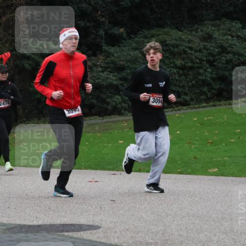 08.12.2024 - St. Pauli X-Mass-Run No. 14 Strokosch-Dieckow http://msf.ph/oto/7505092 08.12.2024 09:39:22 Laufen 111, 2478, 49, 3095, 3094, 1202 meine-sportfotos.de