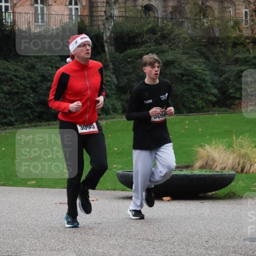 08.12.2024 - St. Pauli X-Mass-Run No. 14 Strokosch-Dieckow http://msf.ph/oto/7505106 08.12.2024 09:39:23 Laufen 49, 3095, 094 meine-sportfotos.de