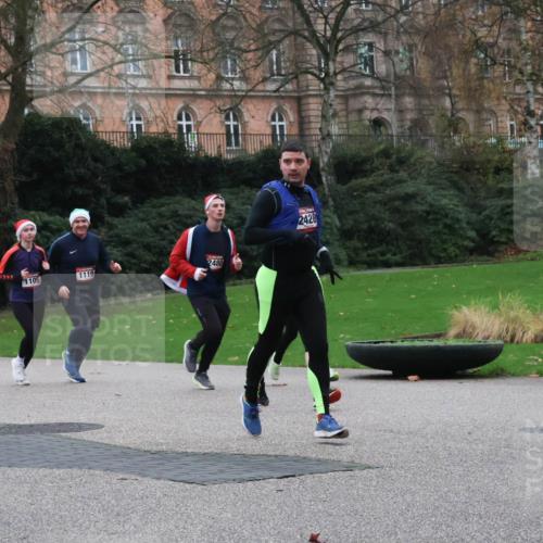 08.12.2024 - St. Pauli X-Mass-Run No. 14 Strokosch-Dieckow http://msf.ph/oto/7505116 08.12.2024 09:39:25 Laufen 105, 1119, 2480, 2428 meine-sportfotos.de