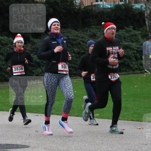 08.12.2024 - St. Pauli X-Mass-Run No. 14 Strokosch-Dieckow http://msf.ph/oto/7505187 08.12.2024 09:39:35 Laufen 2839, 2839, 100, 28, 2762 meine-sportfotos.de