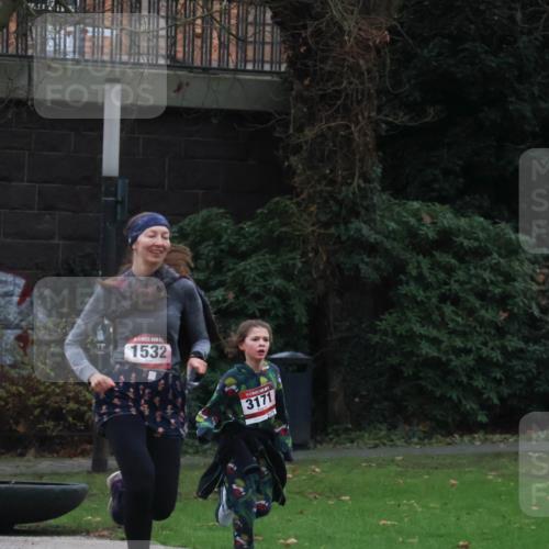 08.12.2024 - St. Pauli X-Mass-Run No. 14 Strokosch-Dieckow http://msf.ph/oto/7505234 08.12.2024 09:39:43 Laufen 1532, 3171 meine-sportfotos.de