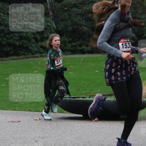 08.12.2024 - St. Pauli X-Mass-Run No. 14 Strokosch-Dieckow http://msf.ph/oto/7505250 08.12.2024 09:39:45 Laufen 317, 153 meine-sportfotos.de