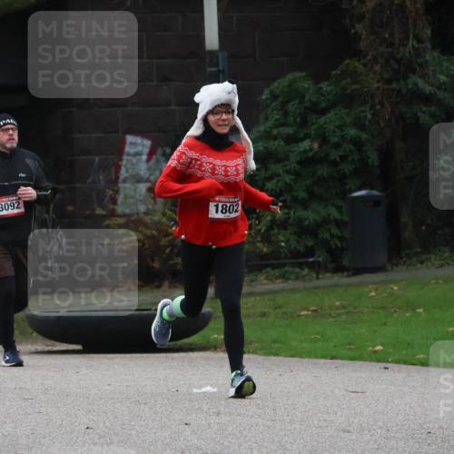 08.12.2024 - St. Pauli X-Mass-Run No. 14 Strokosch-Dieckow http://msf.ph/oto/7505263 08.12.2024 09:39:48 Laufen 3092, 1802 meine-sportfotos.de