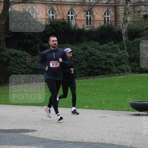 08.12.2024 - St. Pauli X-Mass-Run No. 14 Strokosch-Dieckow http://msf.ph/oto/7505305 08.12.2024 09:39:55 Laufen 1534, 832 meine-sportfotos.de