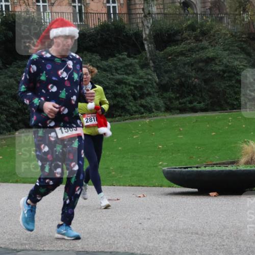 08.12.2024 - St. Pauli X-Mass-Run No. 14 Strokosch-Dieckow http://msf.ph/oto/7505337 08.12.2024 09:40:01 Laufen 2818, 1505 meine-sportfotos.de