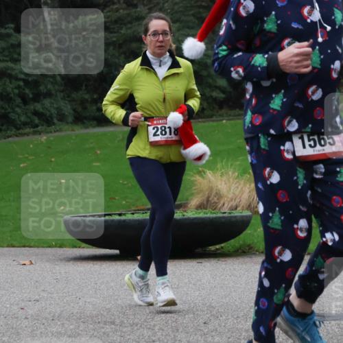 08.12.2024 - St. Pauli X-Mass-Run No. 14 Strokosch-Dieckow http://msf.ph/oto/7505339 08.12.2024 09:40:02 Laufen 2818, 1565 meine-sportfotos.de