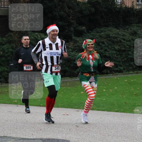 08.12.2024 - St. Pauli X-Mass-Run No. 14 Strokosch-Dieckow http://msf.ph/oto/7505353 08.12.2024 09:40:04 Laufen 738, 989, 345 meine-sportfotos.de